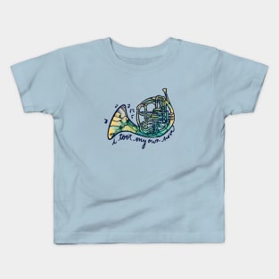 I toot my own horn Kids T-Shirt